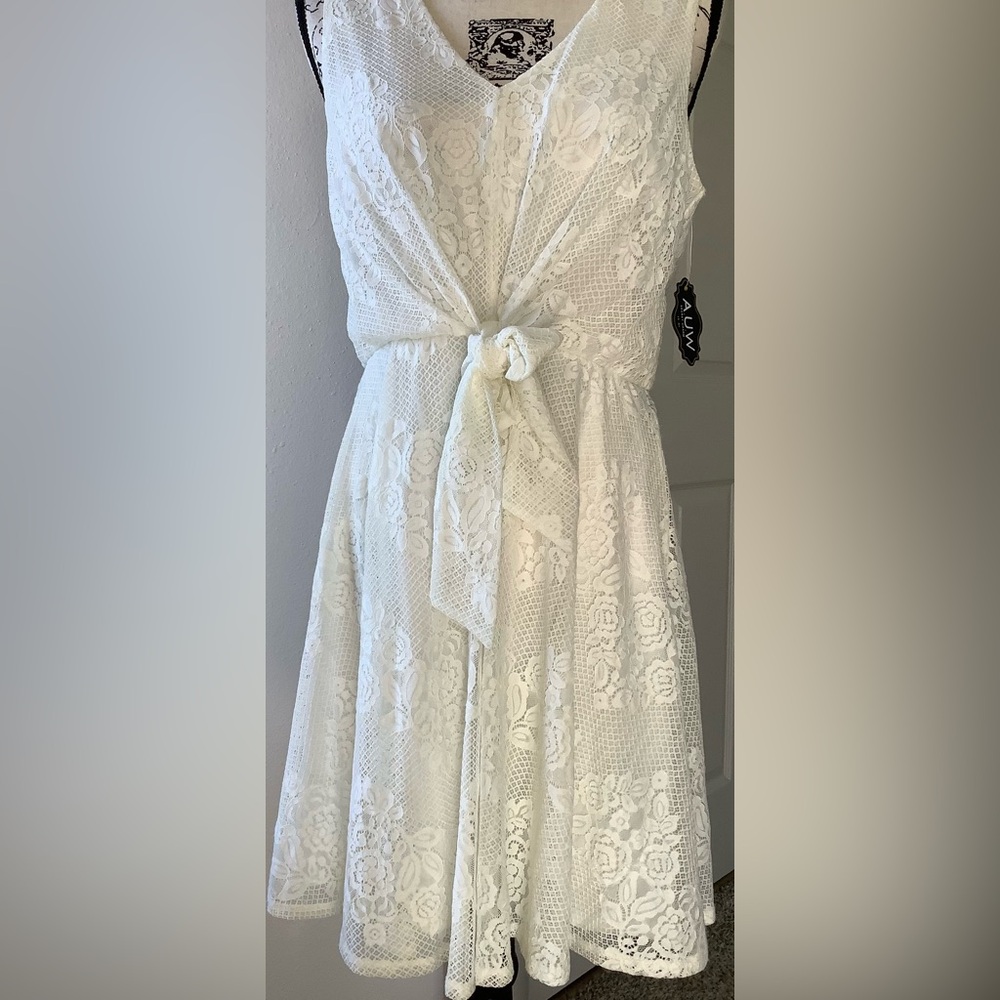 AUW White Lace Midi Dress - Picture 5 of 11